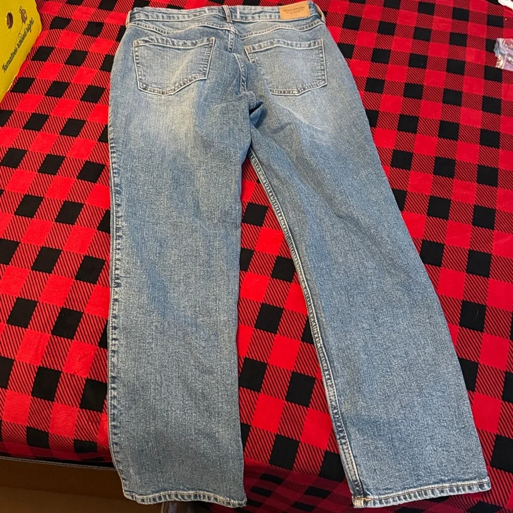 Abercrombie Kids Light Blue Straight Jeans - Picture 3 of 3